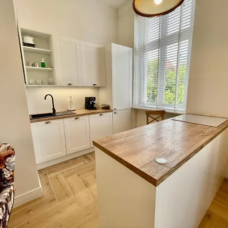Munn 9 Apartment *