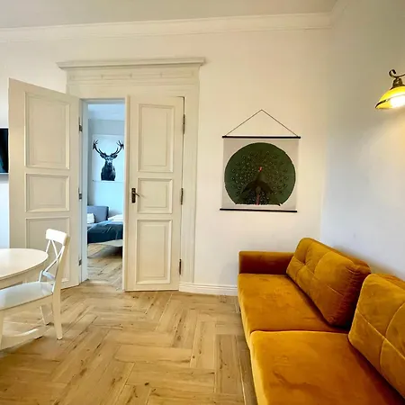Munn 9 Apartment *